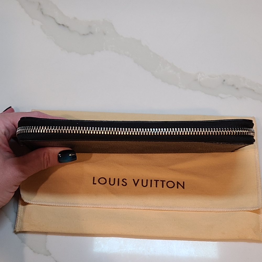 Louis Vuitton NWOT Damier Graphite Checkered Wallet Zip Around - Picture 9 of 15